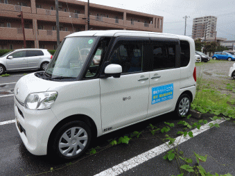 介護タクシーこころの介護車両前面